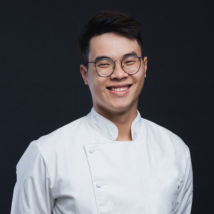 Đầu bếp Hoàng Tùng