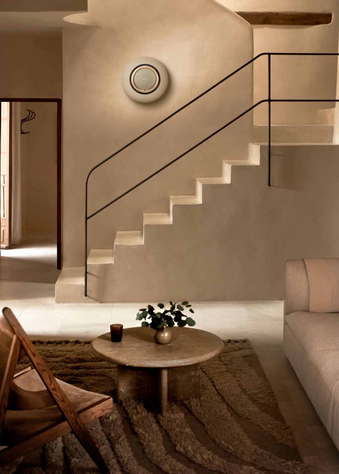 A view of the wall-mounted Grand Horizon in Marantz Champagne