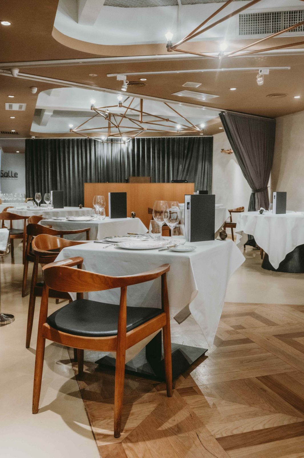 The DC 1.0 “La Salle” main dining area (Photos: DC Restaurant)