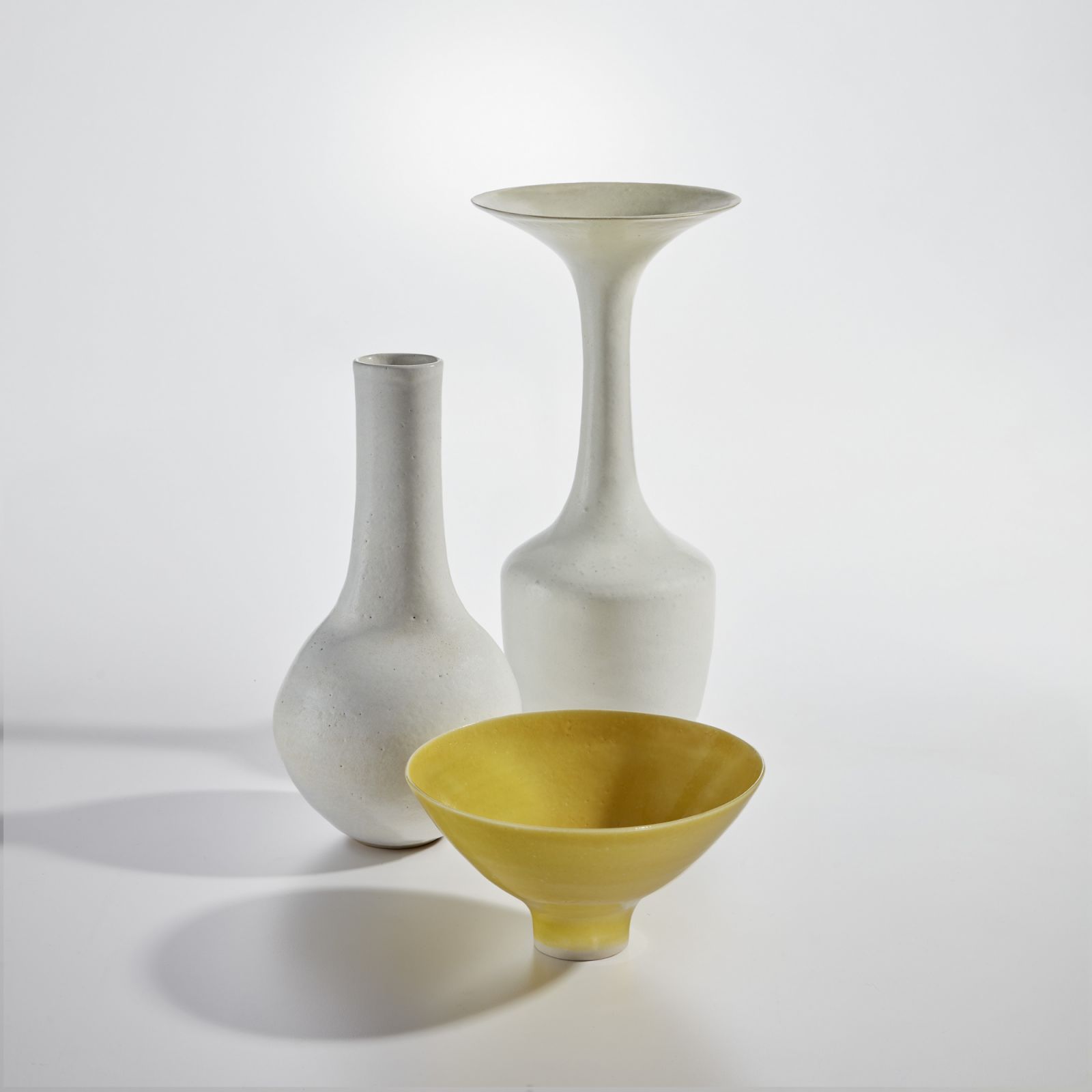 Lucie Rie’s vases made in 1969 and 1972 (Photo: Courtesy of Phillips)