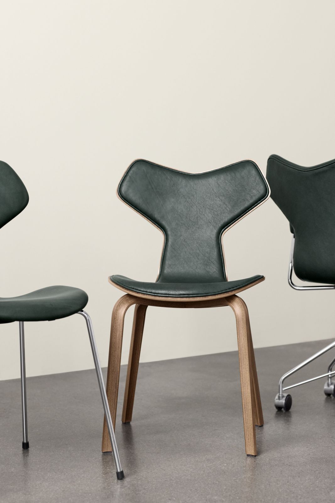 Deep green Pure leather is a proudly sustainable finish