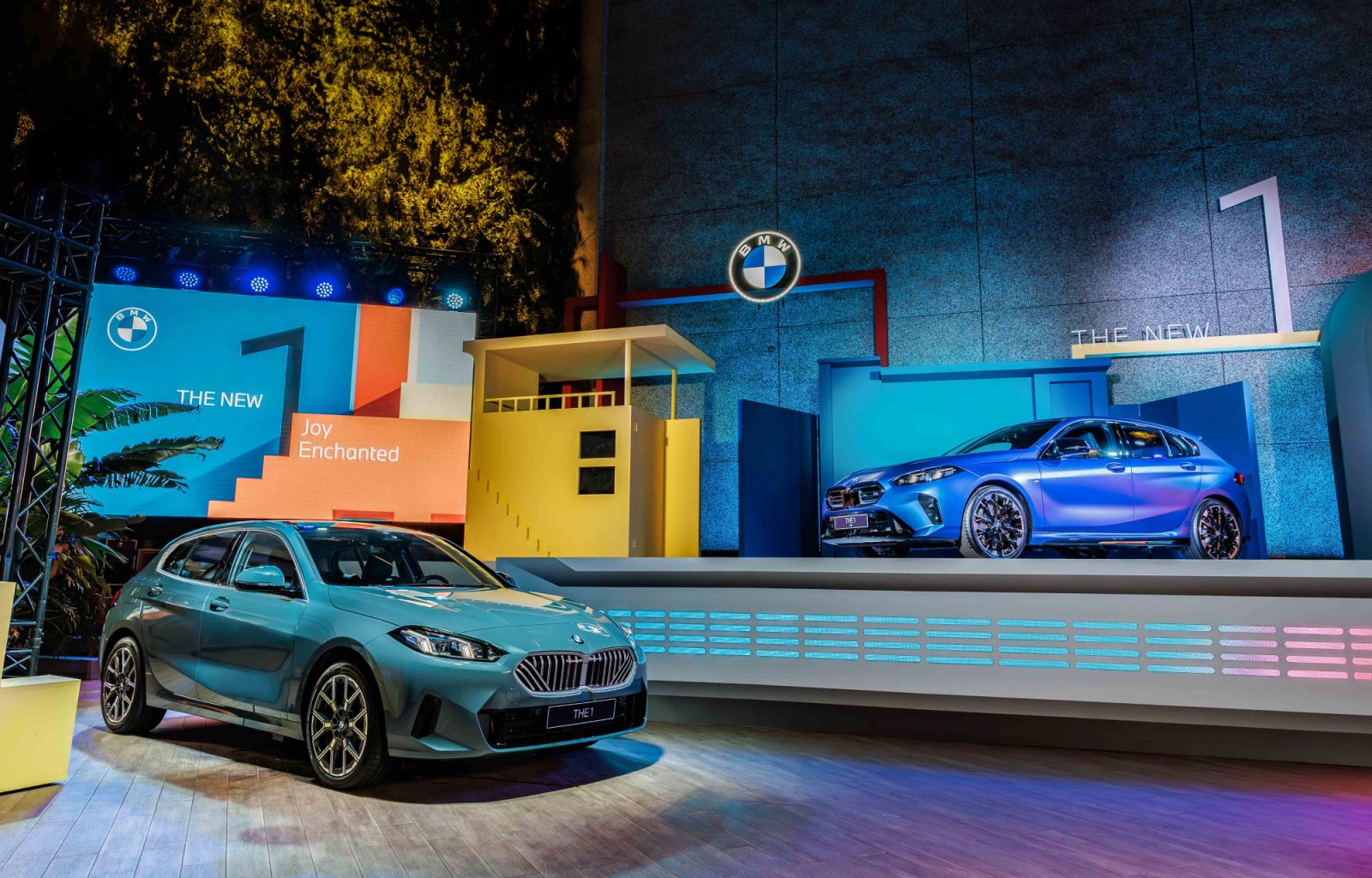 BMW 1系列第四代變帥了?熱血掀背三車型售價、細節一次看!M135 xDrive 內裝M Performance 三色縫線添性格感