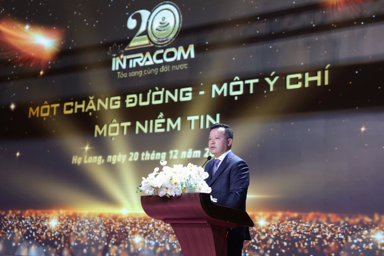 Thành công không chỉ ở tài sản đồ sộ, mà ở những di sản quý báu cho thế hệ mai sau. Ảnh: Facebook / Shark Nguyễn Thanh Việt