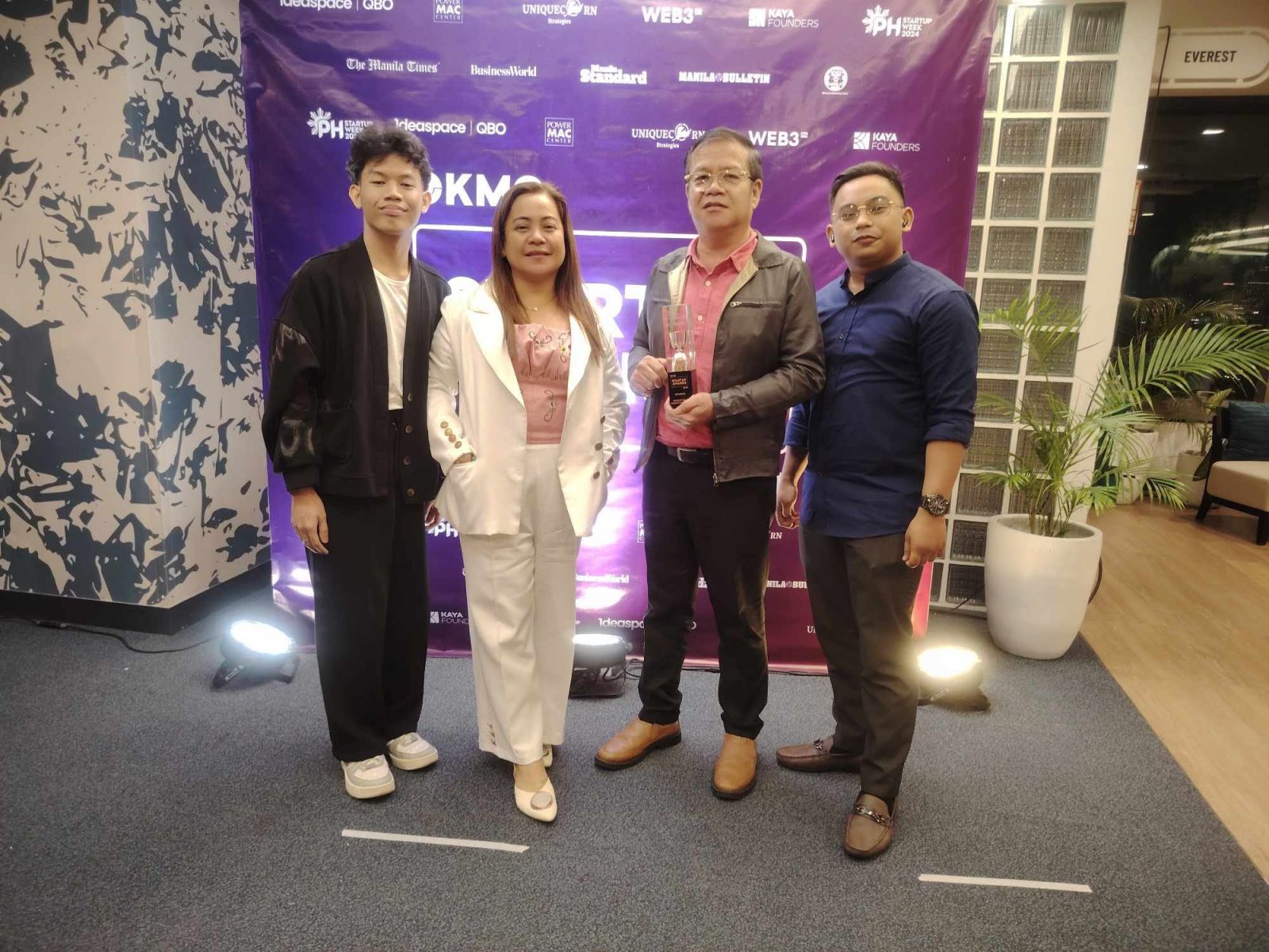 EdukSine team at the 2024 KMC Startup Awards (Photo: EdukSine/Facebook)
