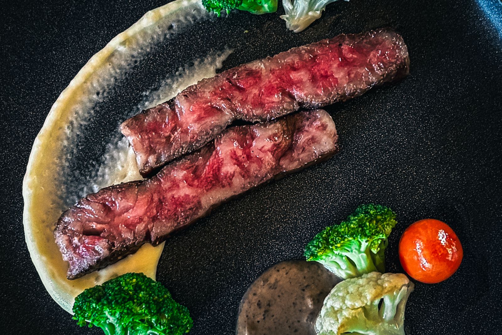 A5 Wagyu served with roasted vegetables (Photo: Courtesy of Pangulasian, El Nido)