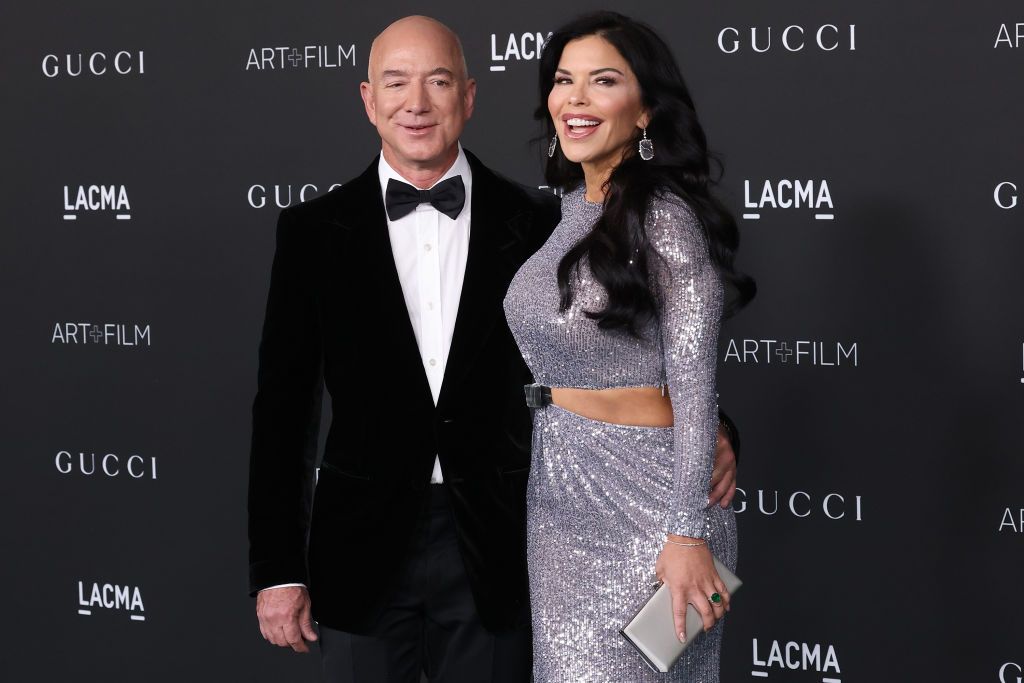 LOS ANGELES, CALIFORNIA - NOVEMBER 06: Jeff Bezos and Lauren Sanchez attend the 2021 LACMA Art + Film Gala presented by Gucci at Los Angeles County Museum of Art on November 06, 2021 in Los Angeles, California. (Photo by Taylor Hill/WireImage)