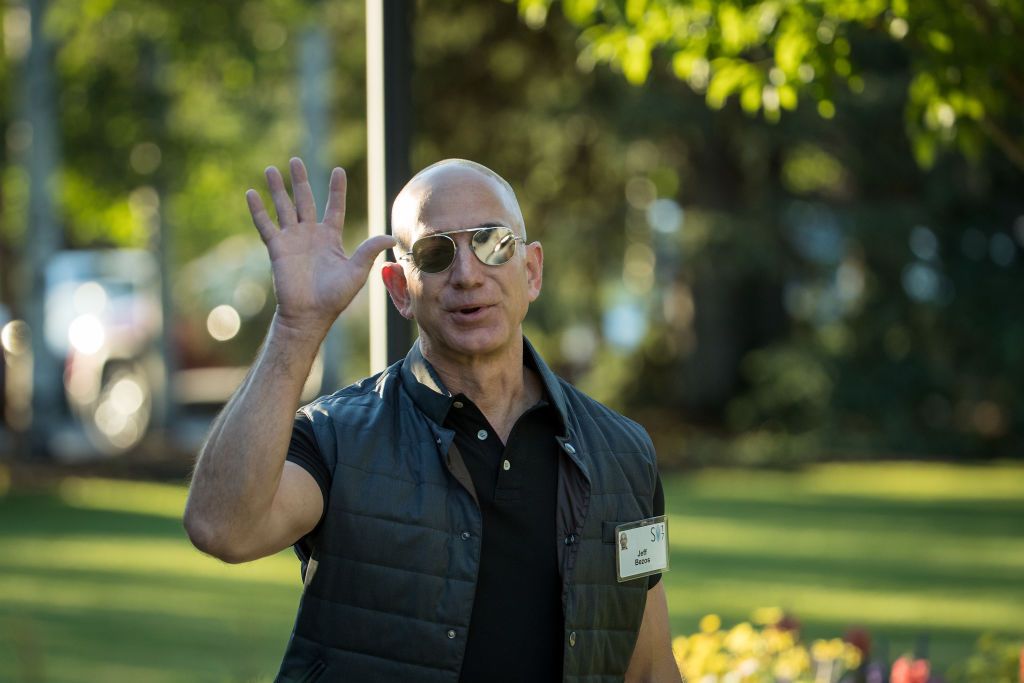 SUN VALLEY, ID - JULY 13: Jeff Bezos, chief executive officer of Amazon, arrives for the third day of the annual Allen & Company Sun Valley Conference, July 13, 2017 in Sun Valley, Idaho. Every July, some of the world's most wealthy and powerful businesspeople from the media, finance, technology and political spheres converge at the Sun Valley Resort for the exclusive weeklong conference. (Photo by Drew Angerer/Getty Images)
