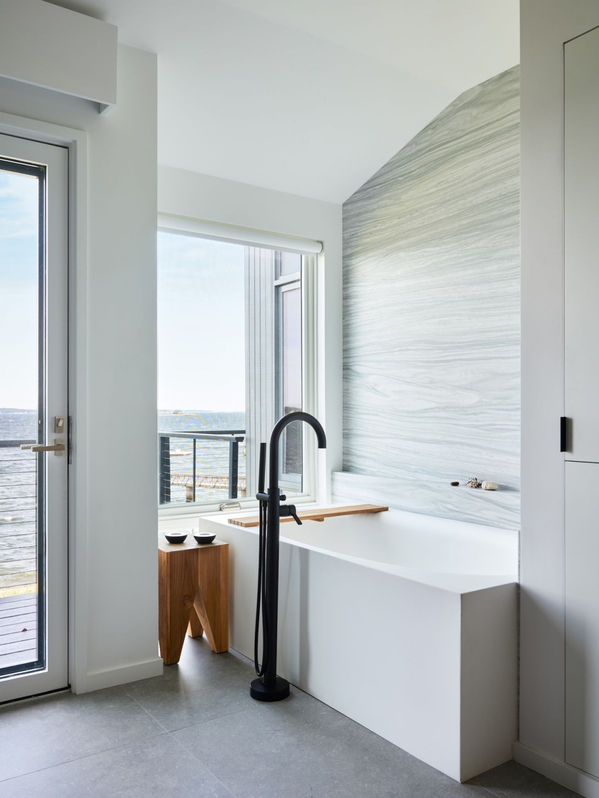 One of the home's bathrooms, echoing the undulating waves nearby