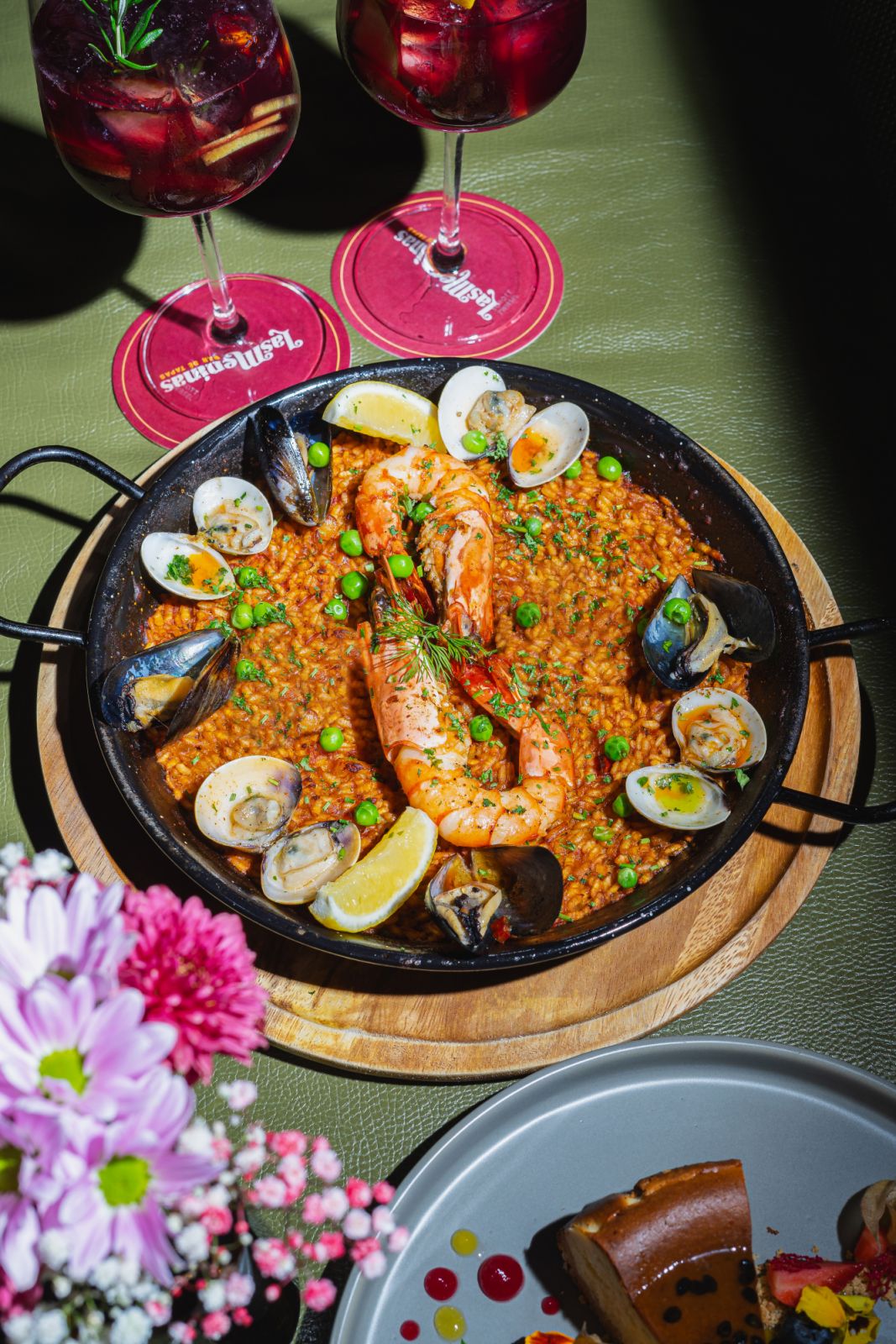 Seafood paella