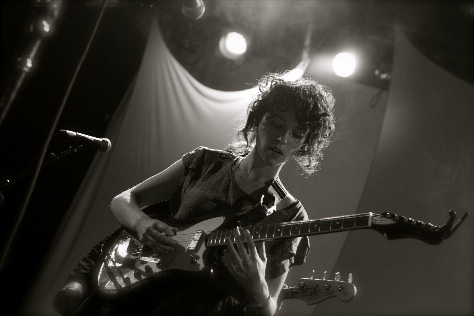 St Vincent performing in 2009 (Photo: Moses Namkung/Wikimedia Commons)