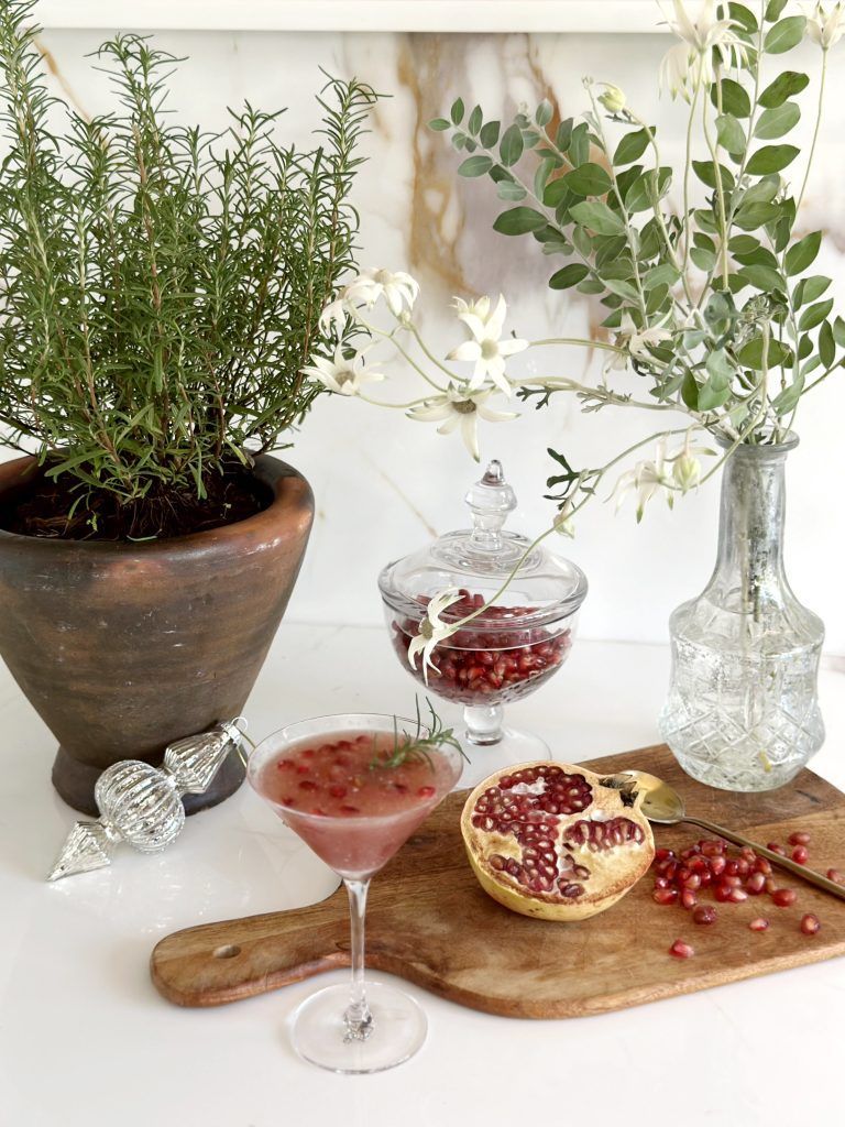 Delicious cocktails that embody the earthy, elegant Christmas theme