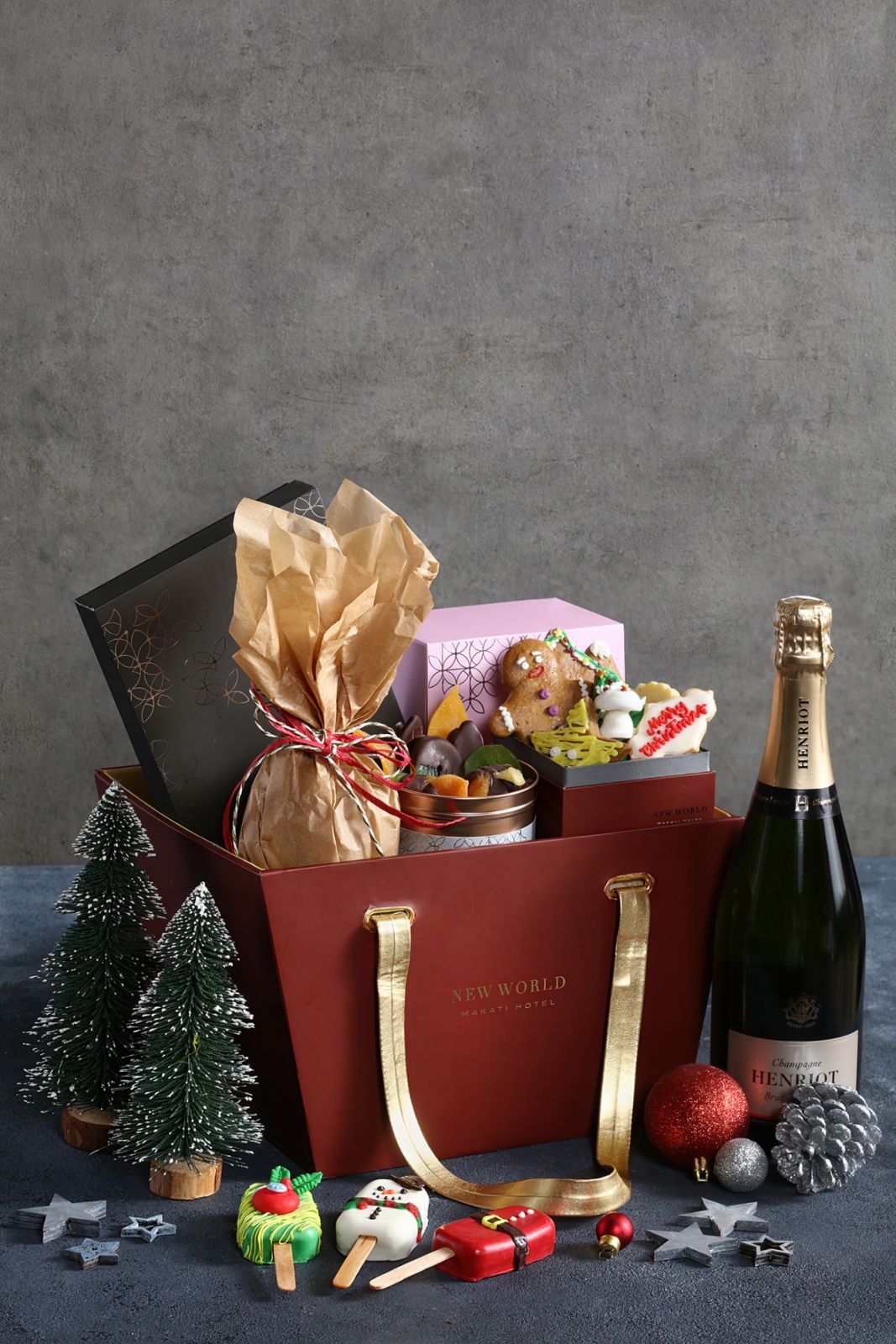 New World Makati Hotel Festive hampers from The Shop are customizable and can include a variety of sweet treats (Photo: New World Makati Hotel)