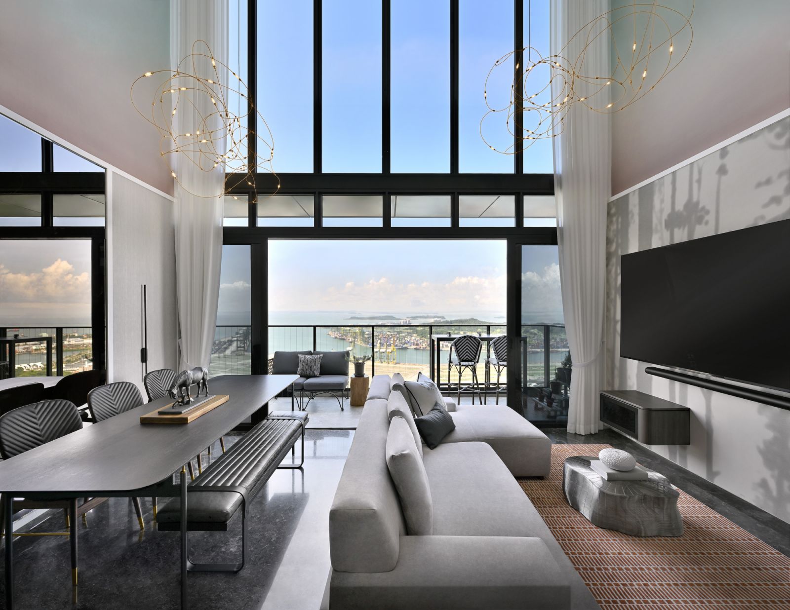 Prestige Global Design’s Avenue South Residences penthhouse in Singapore with its decorated ceiling (Photo: EK Yap)