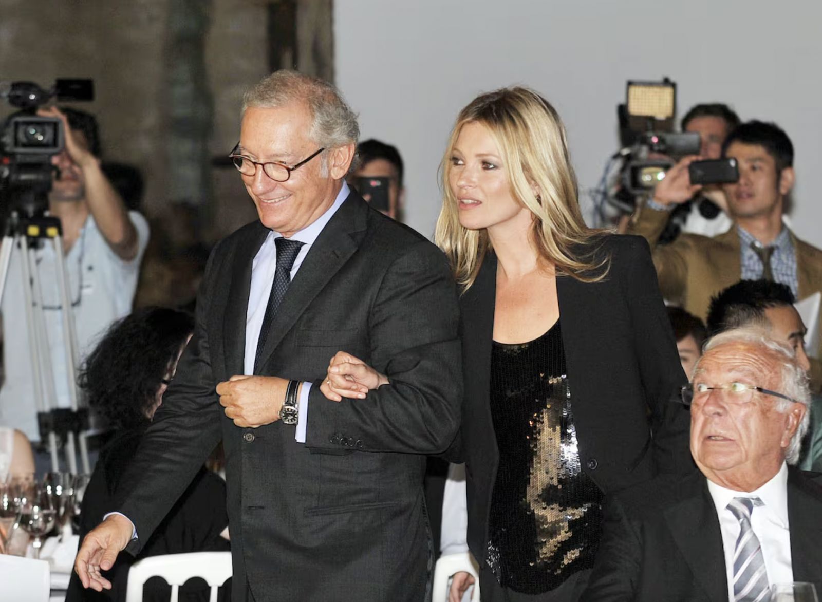 Isak Andic, cùng với Kate Moss, tại lễ trao giải Mango Fashion Awards năm 2012. Ảnh: Getty Images