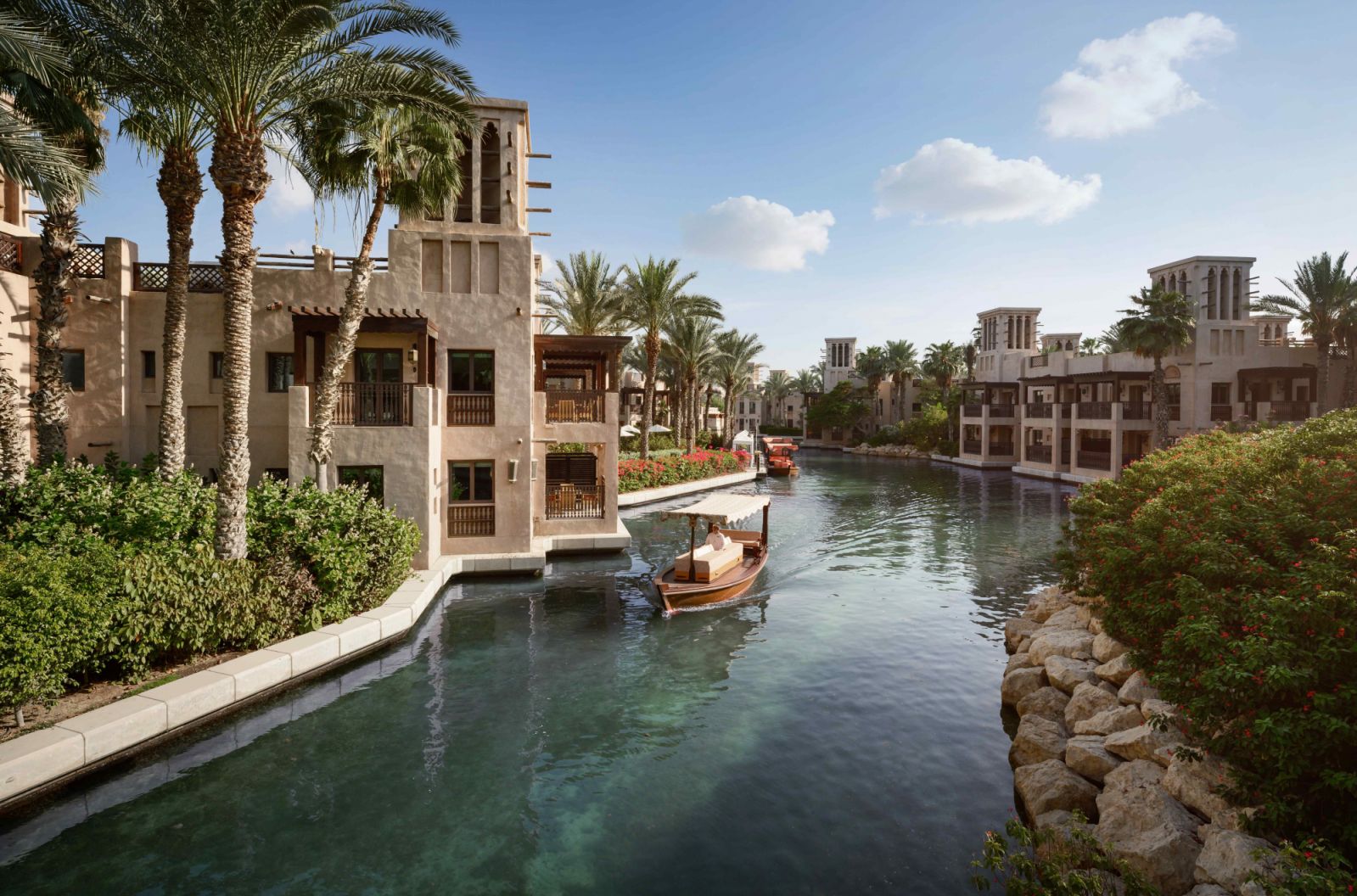 Guests arrive via traditional abra boats to the Jumeirah Dar Al Masyaf (Photo: Jumeirah Dar Al Masyaf)