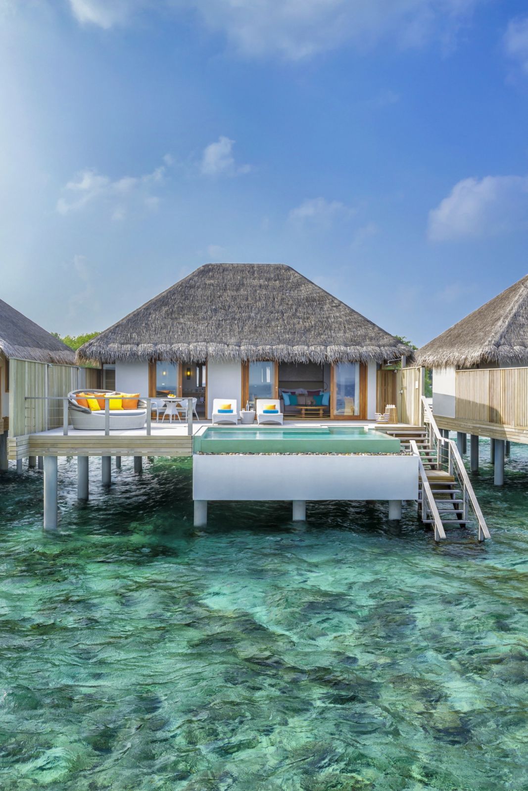 Waterfront Pool Villa  (ภาพ: Dusit Thani Maldives)