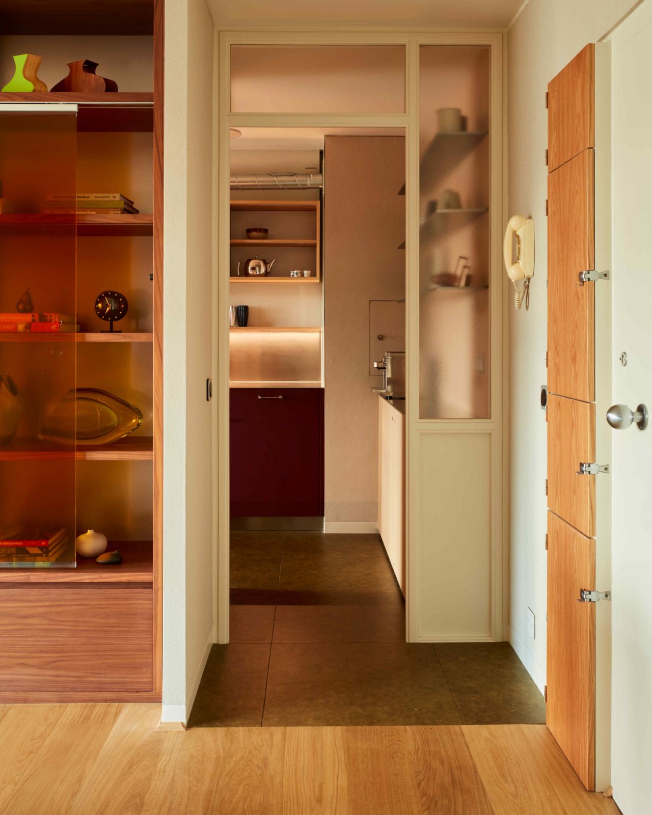 Seamless connection throughout the L-shaped apartment