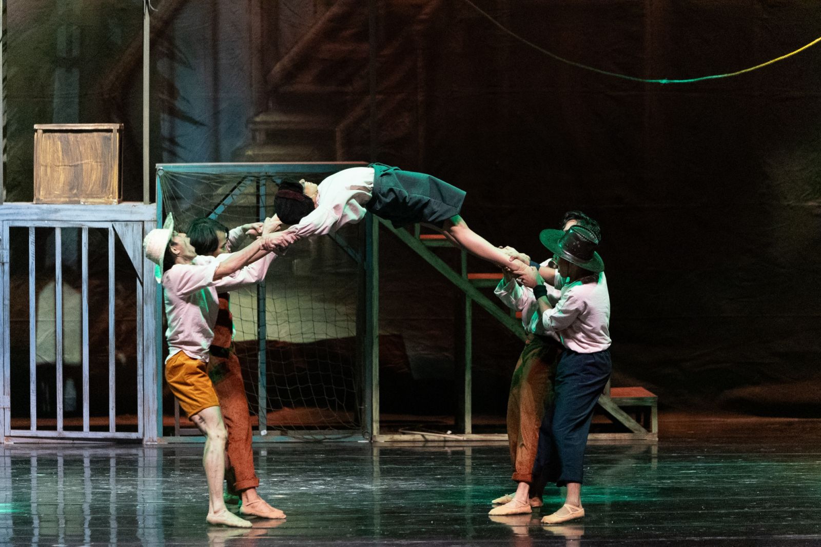 The Lost Boys, portrayed by the talented male and female dancers of Ballet Philippines, embody the spirit of camaraderie and adventure