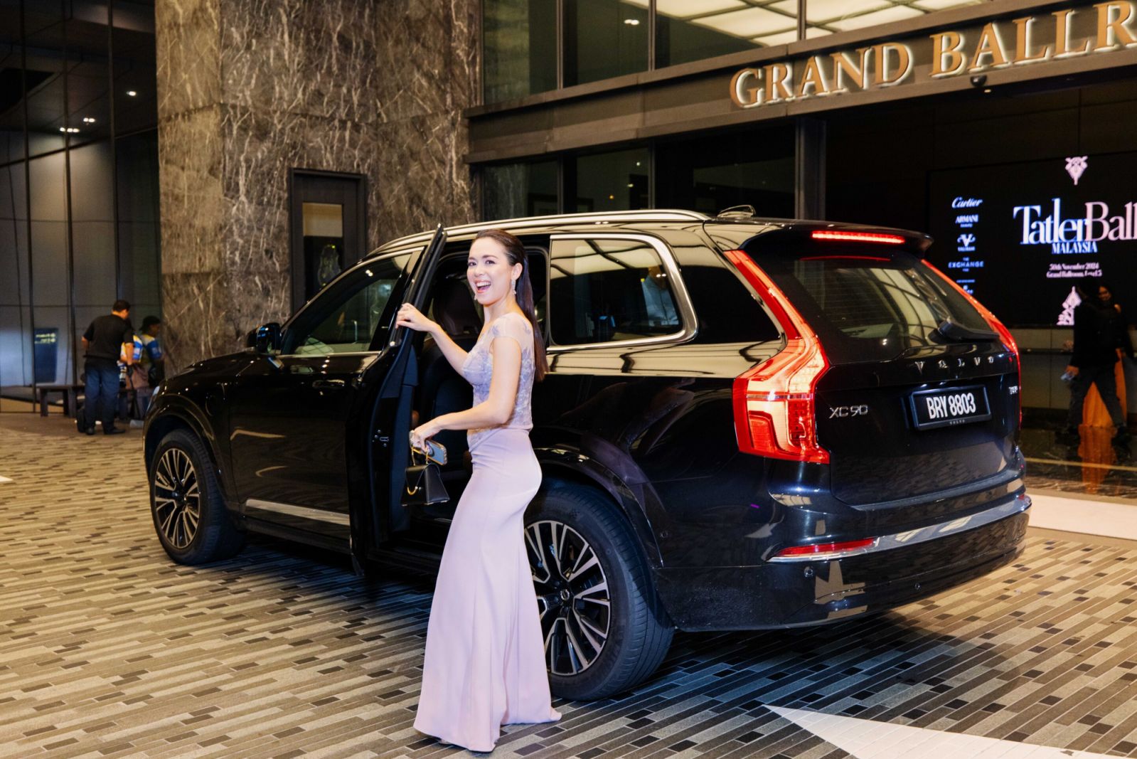 Siti Saleha makes an elegant arrival in the spacious Volvo XC90