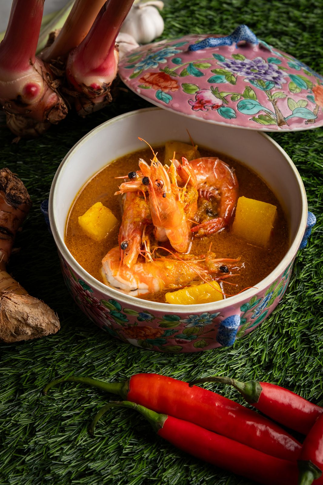 Christmas Carnival_Christmas_Festive Celebrations_Festive Buffets_FestiveDining_Paradox Singapore Merchant Court_Singapore_Holiday Season_Curated Selections_Family_Gathering_Peranakan_Food_Ellenborough Market Cafe_Food
