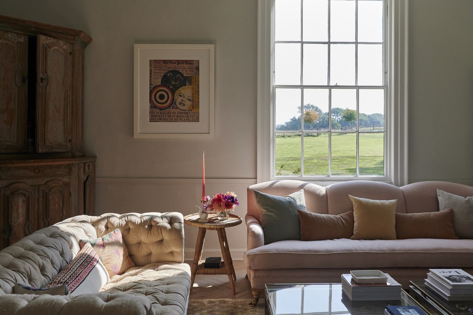 Expansive views of nearby greenery from the sitting room