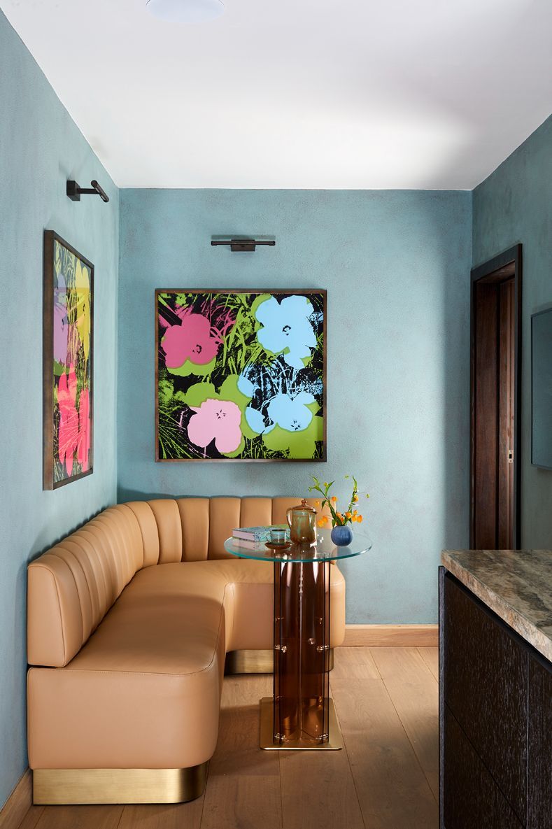 Soft blue walls in the lounge area (Photo: Simon Brown)
