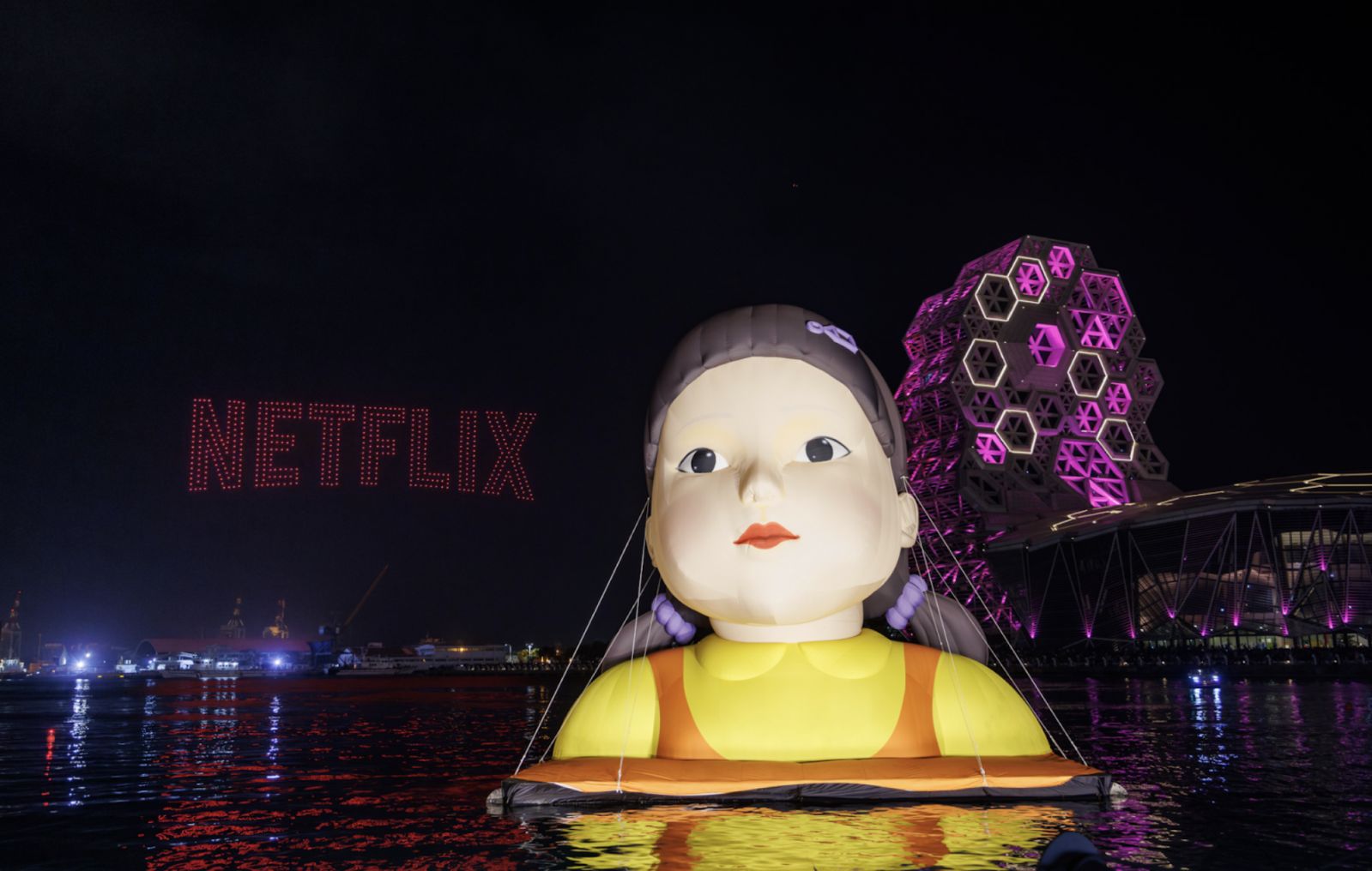 Netflix《魷魚遊戲2》劇情引爆話題!全球獵奇宣傳一次看:挑戰「椪糖遊戲」贏220萬、Puma聯名「死亡制服」、全球「最大英熙娃娃」就在高雄