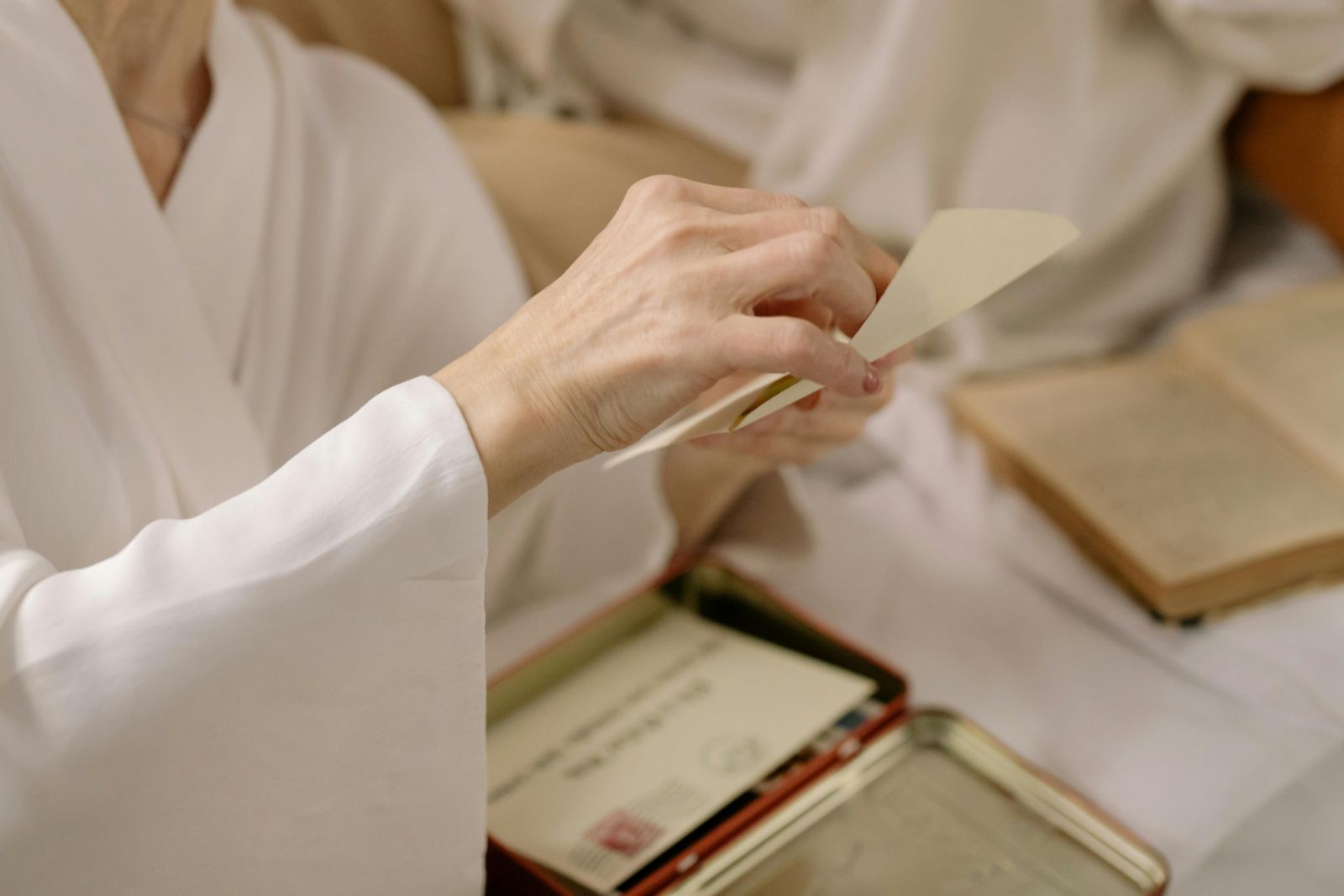 Letters inside a box (Photo: cottonbro studio/Pexels)