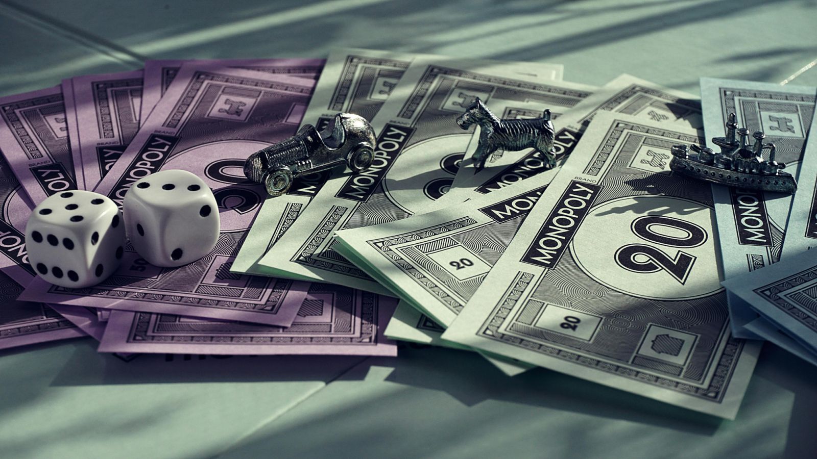 Monopoly board game (Photo: Suzy Hazelwood/Pexels)
