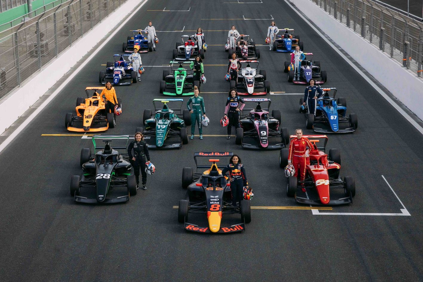 F1 Academy on the Grid (Photo: courtesy of F1 Academy)
