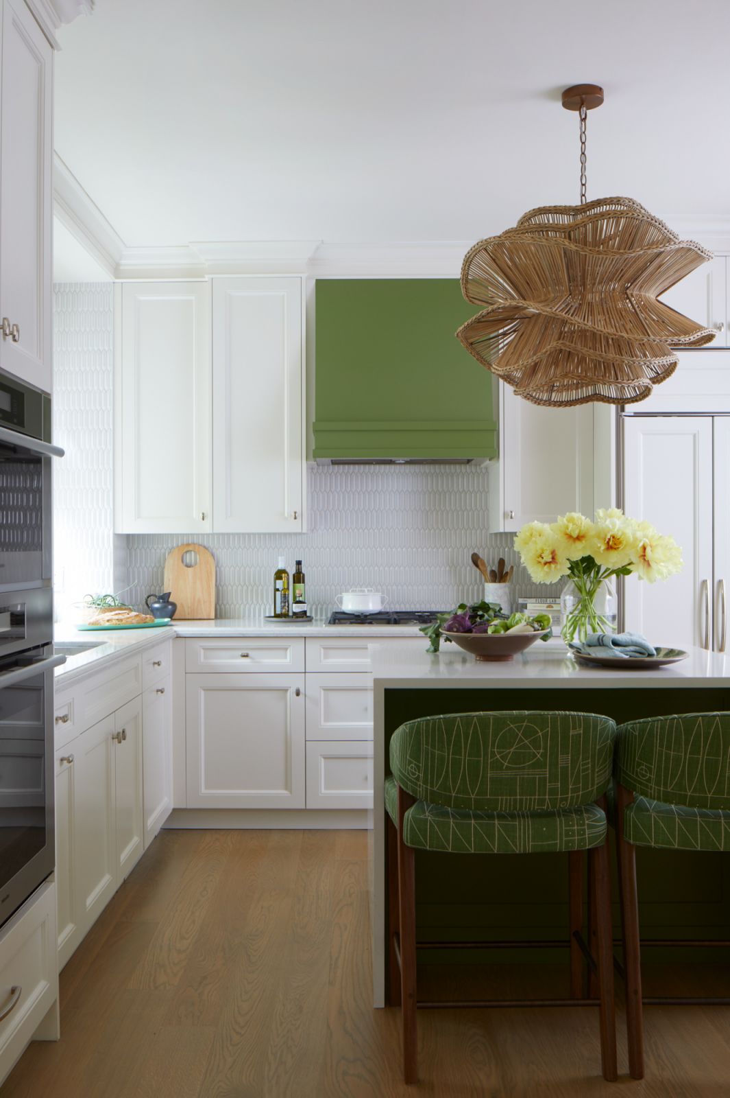 Exploring the unique green accents in the kitchen