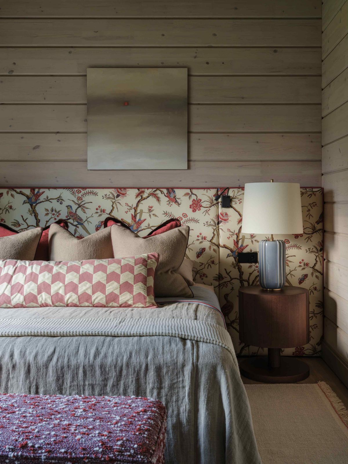 A rich, layered styling that promotes relaxation