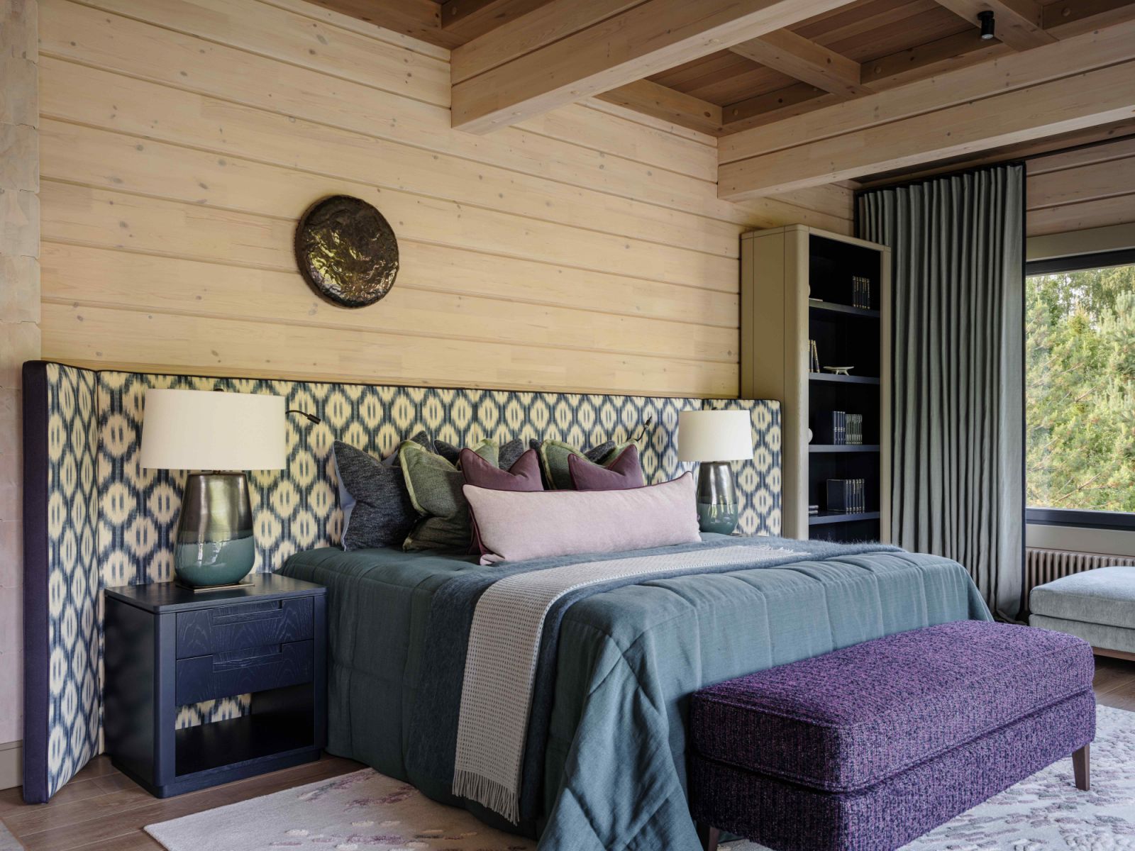 The colours correlate with the Angara pine structure without creating visual chaos