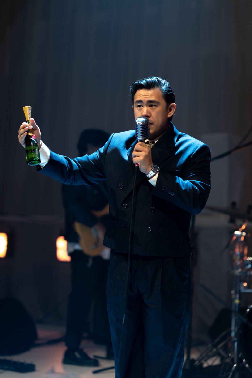 Jose Miguel serenading the guests for the evening
