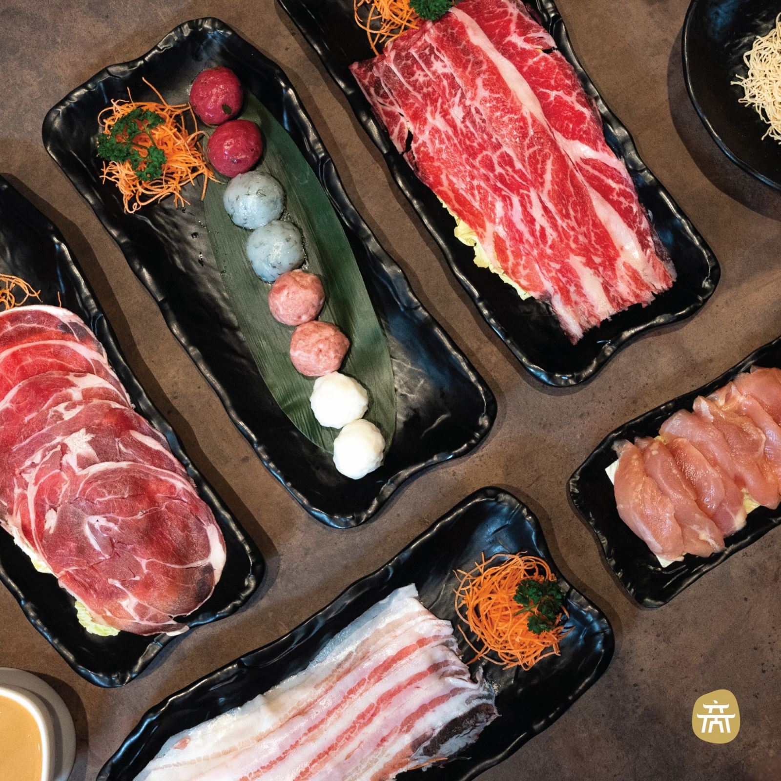 Hotpot Singapore: Pick from an extensive selection of dishes at Empire Hotpot & Cantonese Cuisine (Photo: Facebook / Empire Hotpot & Cantonese Cuisine)