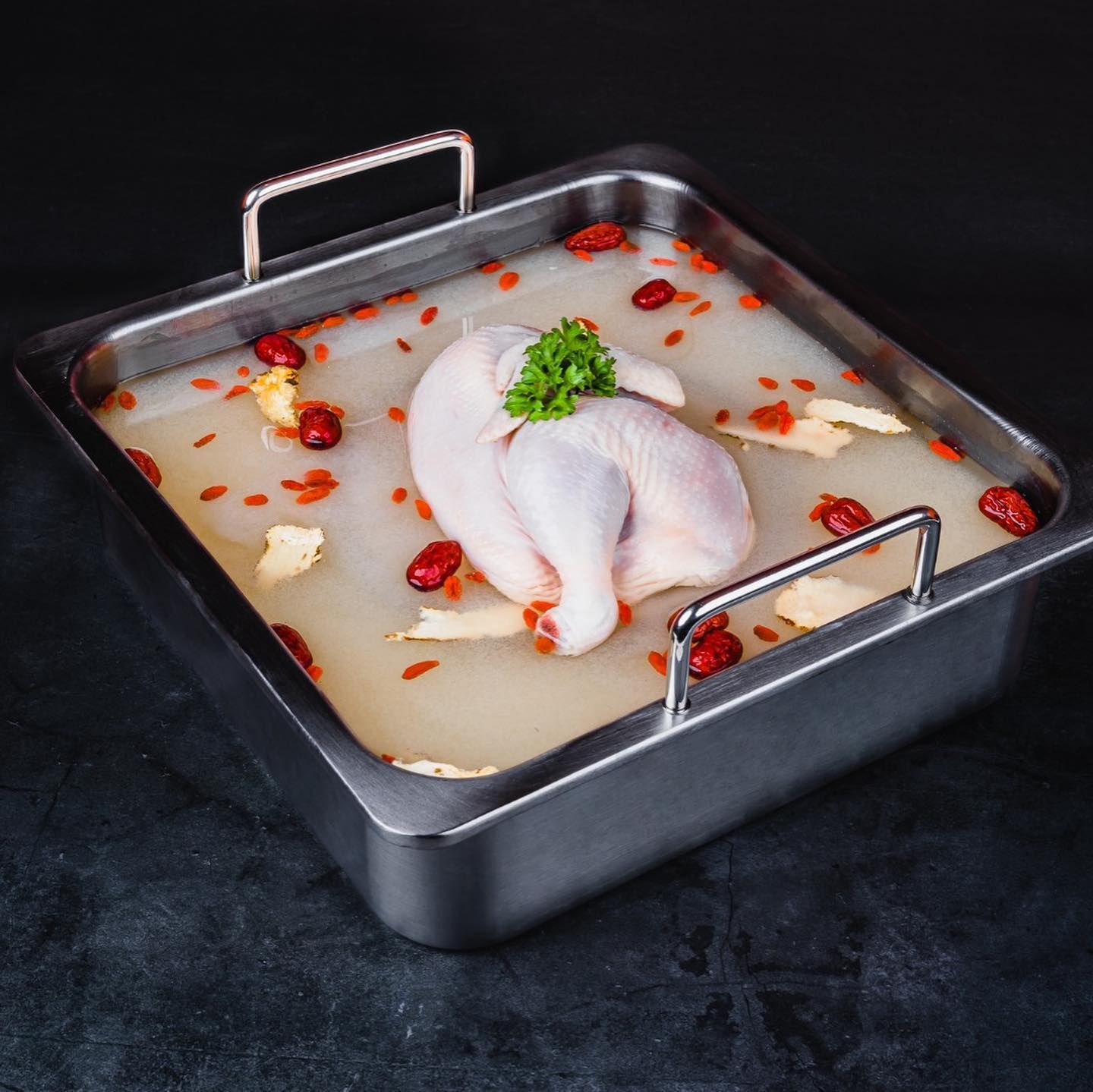 Hotpot Singapore: This hotpot joint puts the spotlight on fresh, quality ingredients (Photo: Facebook / Wu Wang Guo)