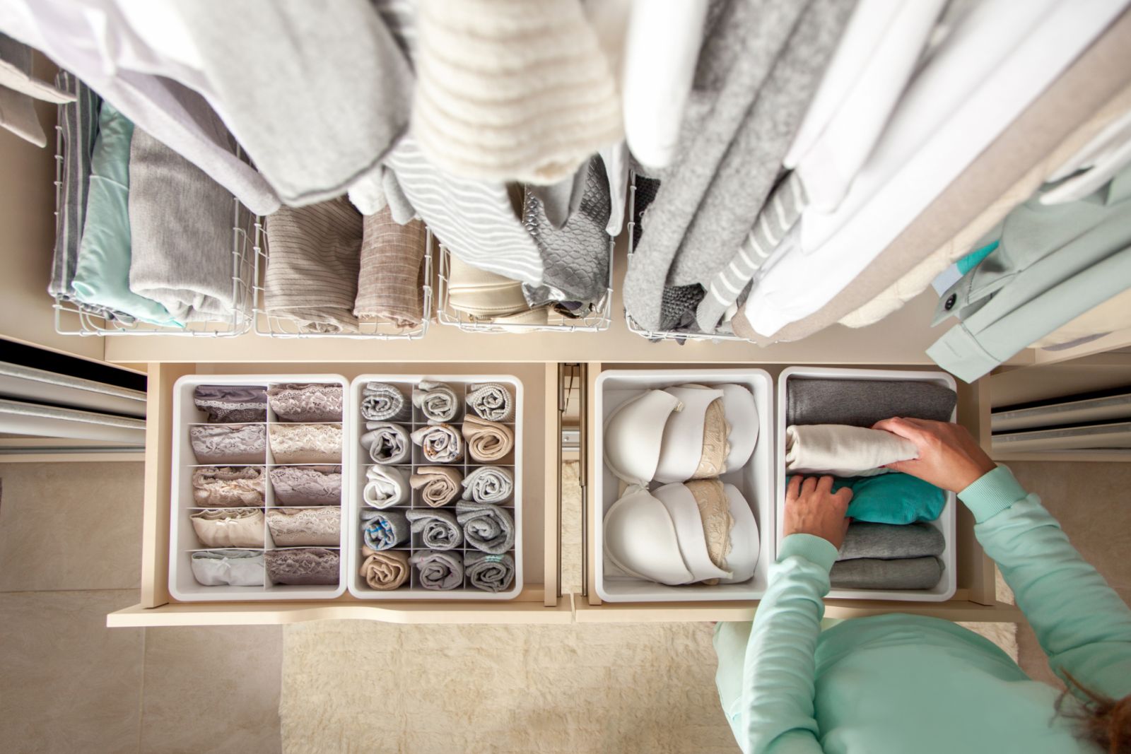Having different compartments for each item can make the decluttering process easier (Photo: Getty Images)