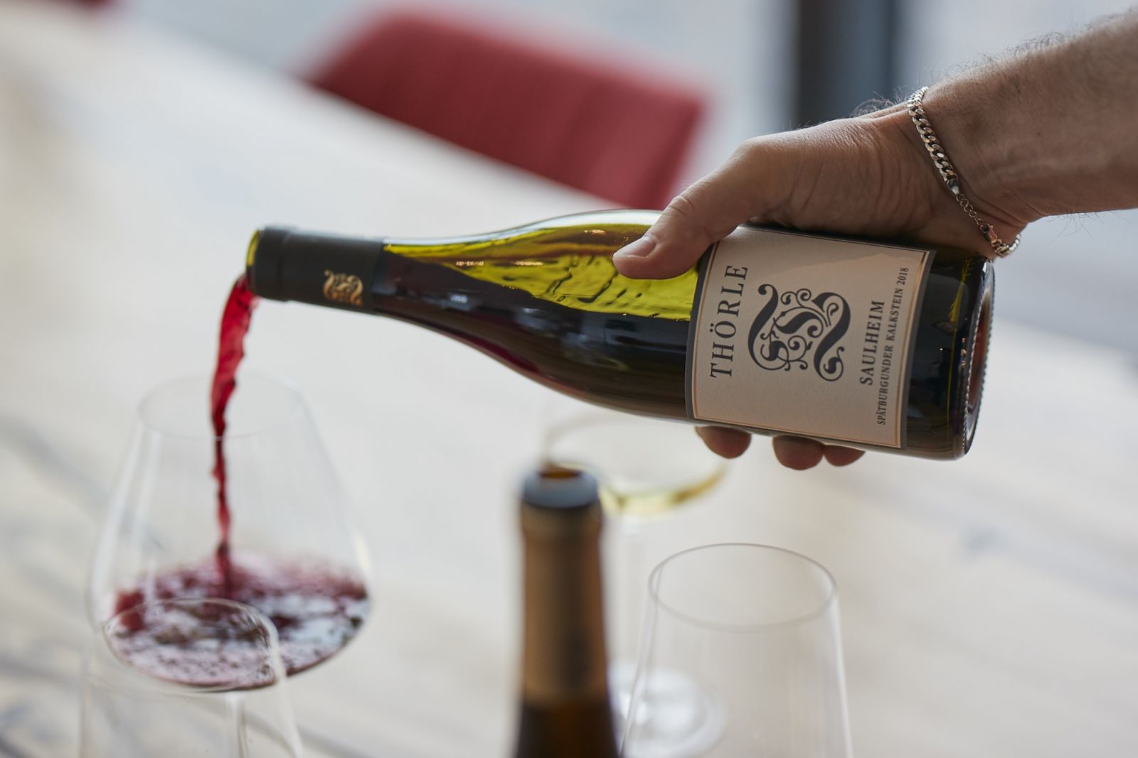 A pour of the Thörle Hölle spätburgunder (Photo: Thörle Hölle)