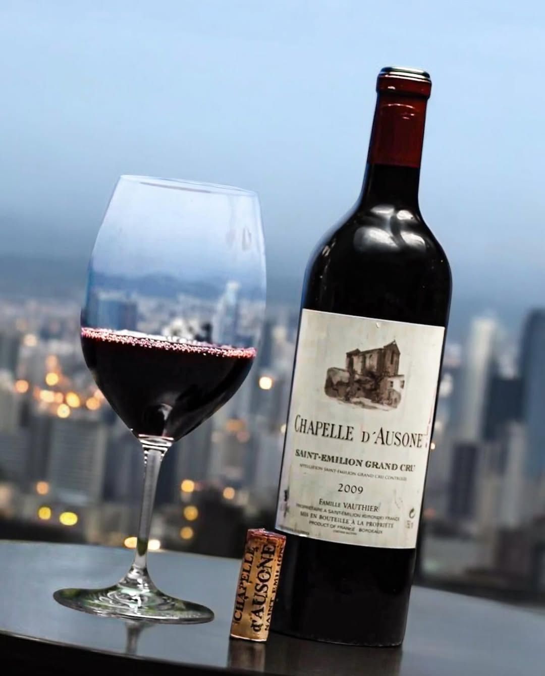 A glass of Bordeaux wine from Chateau Ausone in Saint-Emilion (Photo: Instagram / @winebeast))