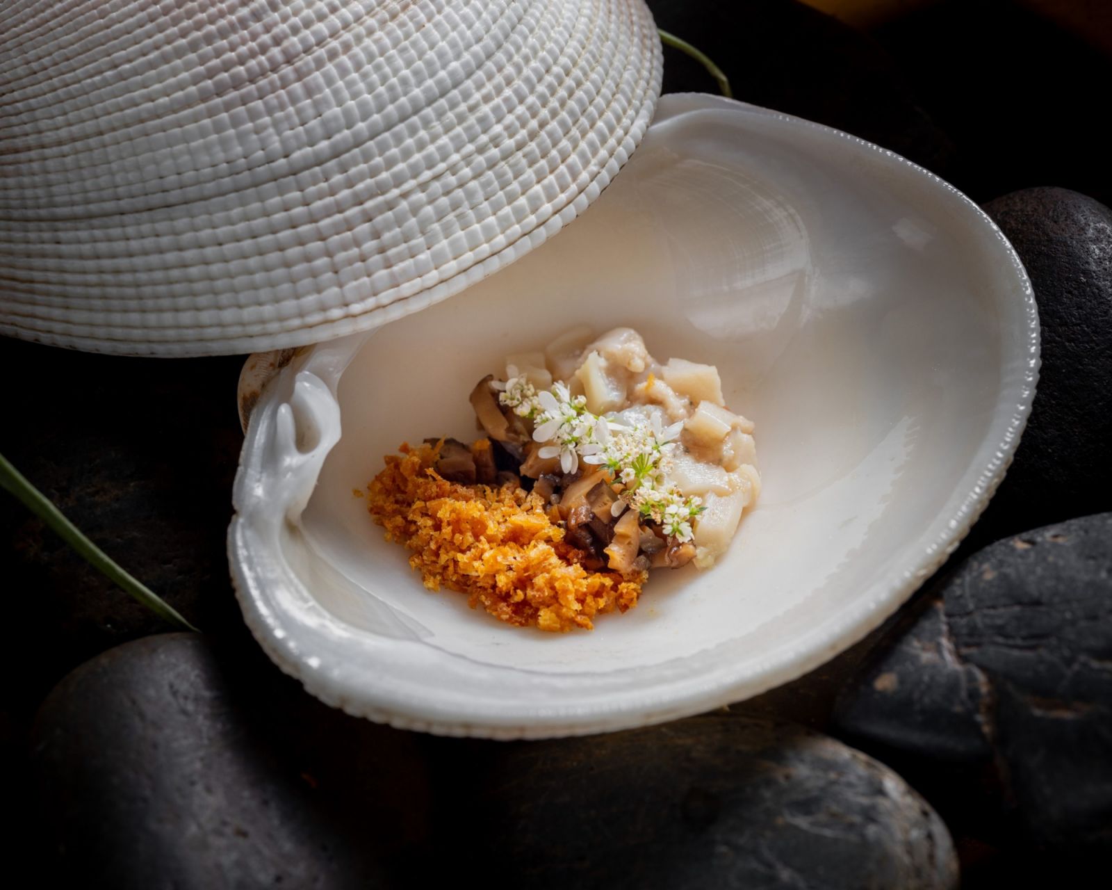 ห้องอาหารหอม (hom) อินเตอร์คอนติเนนตัล ภูเก็ต รีสอร์ท (ภาพ: Facebook / @InterContinental Phuket Resort)