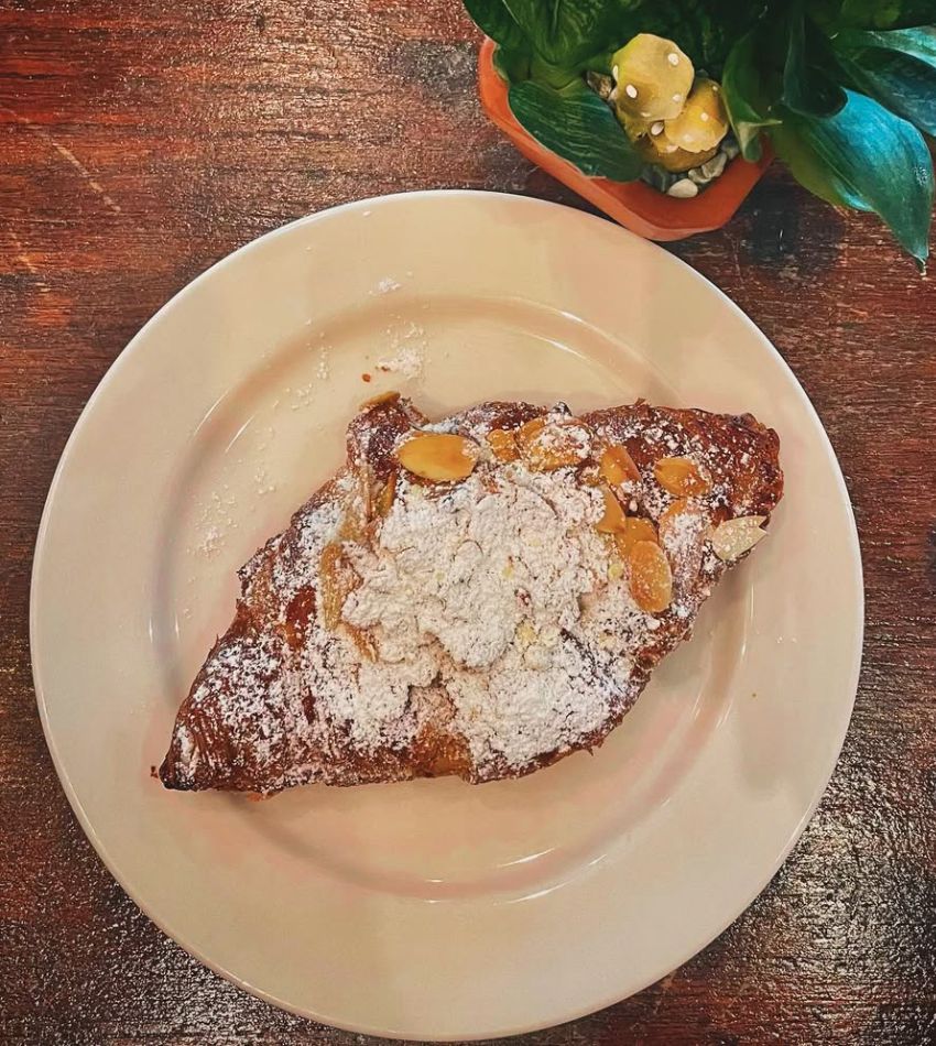 Croissant (Photo: Instagram/ @choupinette_sg)