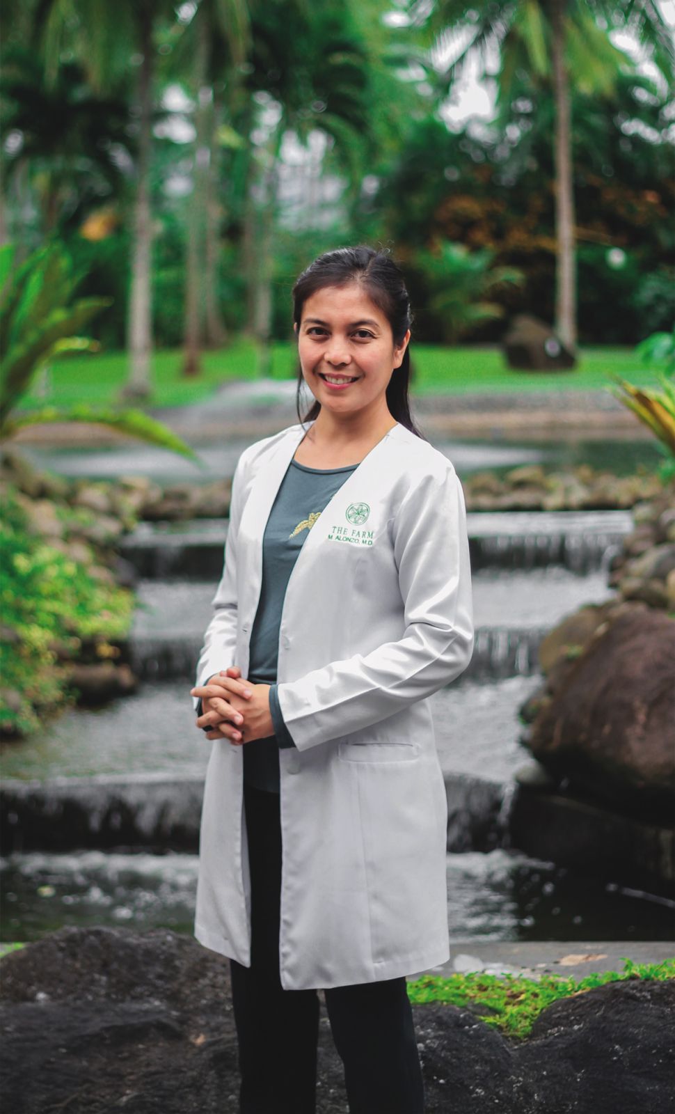 Marian Alonzo หัวหน้าแพทย์ที่ The Farm at San Benito ศูนย์บำบัดเพื่อการเยียวยาในฟิลิปปินส์