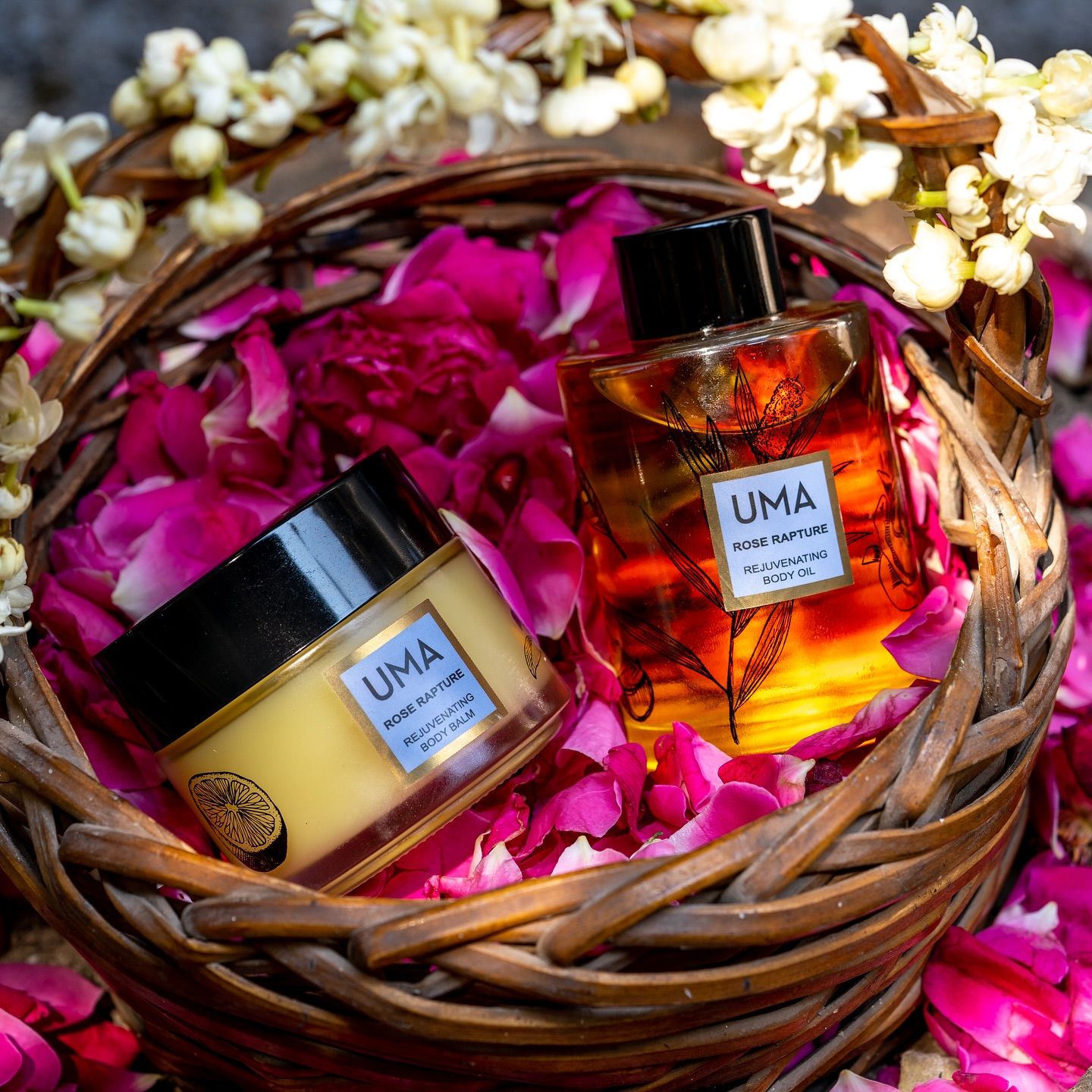 Body Oil และ Body Balm ผลิตภัณฑ์ของ Uma Oils ที่มีส่วนผสมธรรมชาติตามหลักอายุรเวท (ภาพ: Facebook.com/ @Uma)