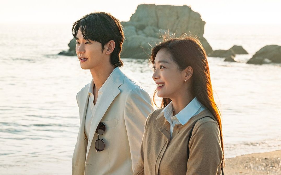 Kim Soo-hyun and Jo Bo-ah in ‘Knock-Off’ (Photo: Instagram/@disneypluskr)