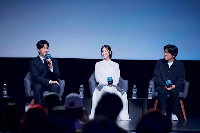 Kim Soo-hyun, Jo Bo-ah, and director Park Hyun-suk at the Disney Content Showcase APAC 2024 for the ‘Knock-Off’ preview (Photo: Disney)