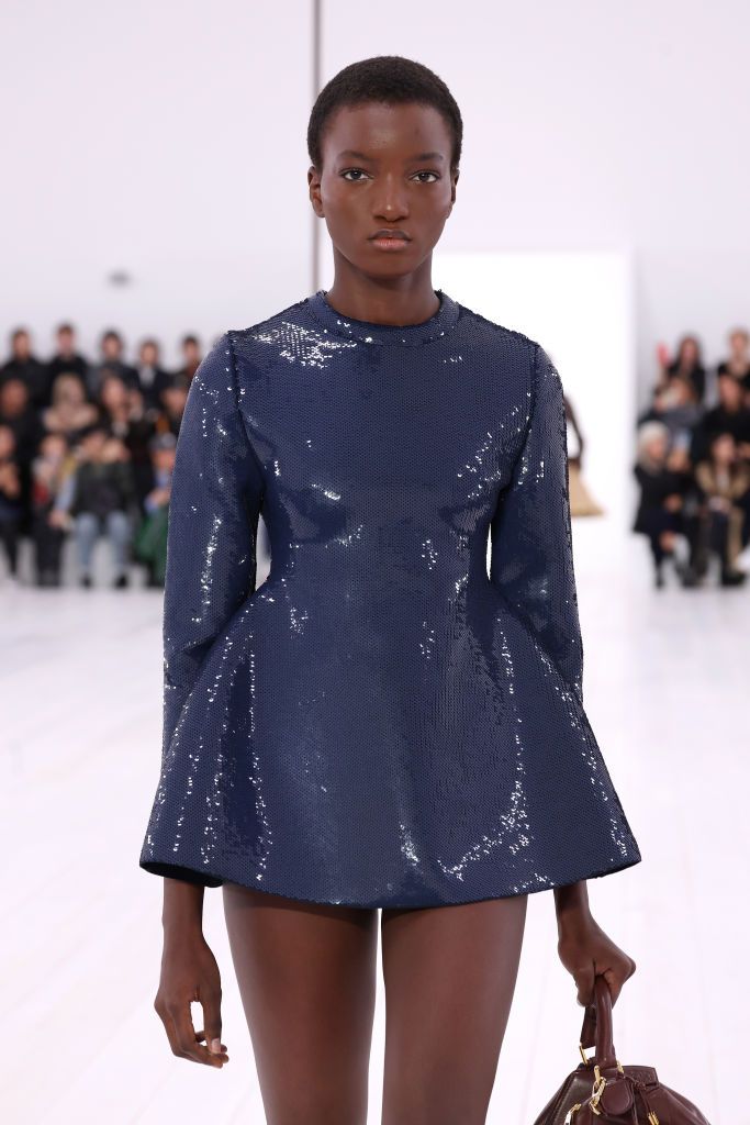 PARIS, FRANCE - SEPTEMBER 27: (EDITORIAL USE ONLY - For Non-Editorial use please seek approval from Fashion House) A model walks the runway during the Loewe Paris Womenswear Spring-Summer 2025 show as part of Paris Fashion Week on September 27, 2024 in Paris, France. (Photo by Pascal Le Segretain/Getty Images)
