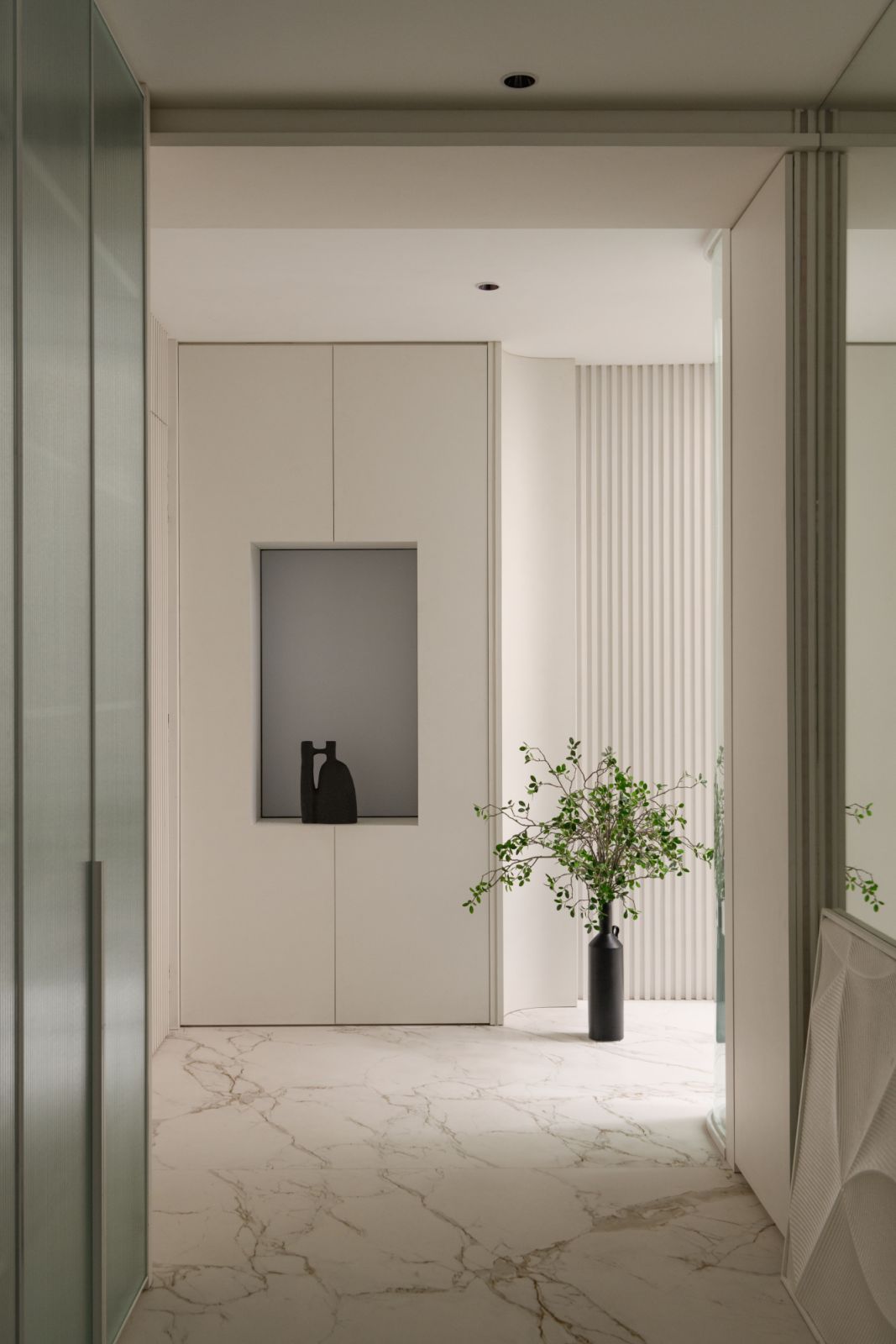 Light colours were favoured in the material palette on every surface
