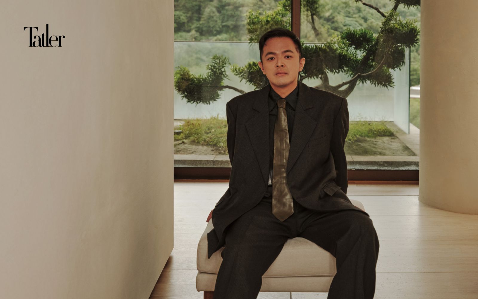 專訪「FarHugs 遠距抱抱」執行長謝懿,非心理師卻跨界創立心理平台,一同探尋他如何在創業中修復自身傷痛!