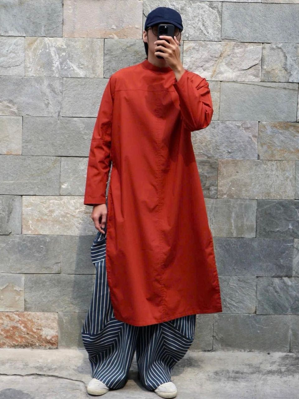 Ain Clo áo dài nam Tết