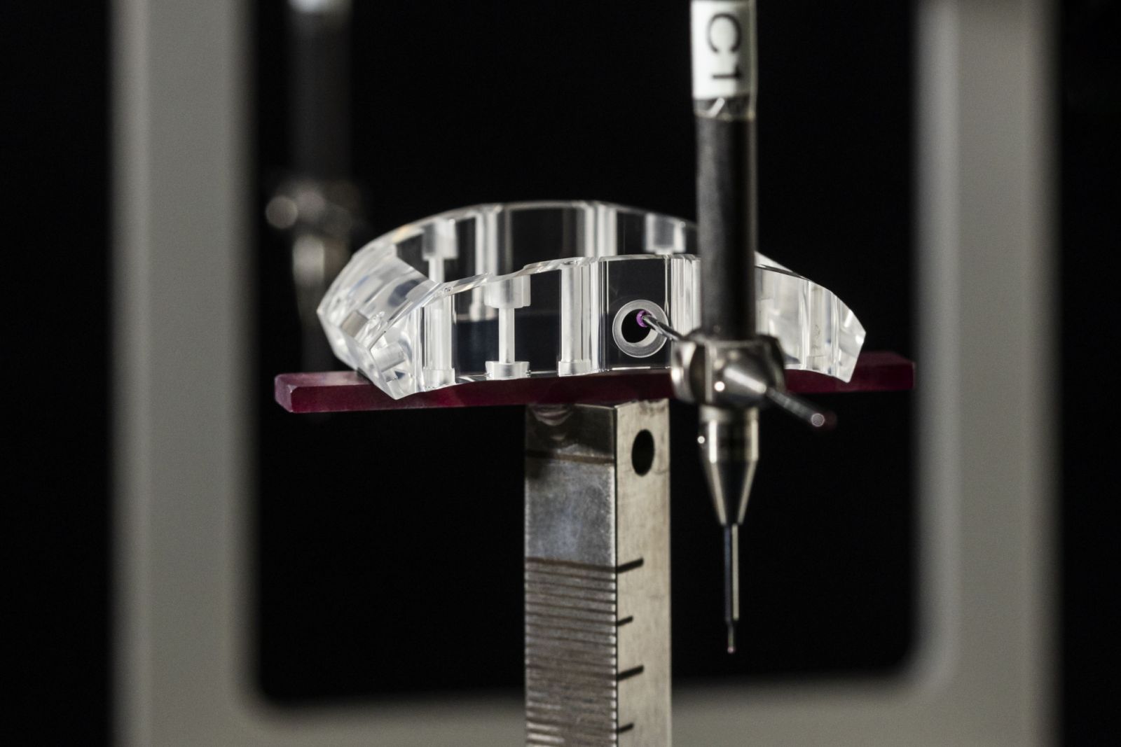 Richard Mille是業界首創用藍寶石水晶打造整體錶殼的品牌。